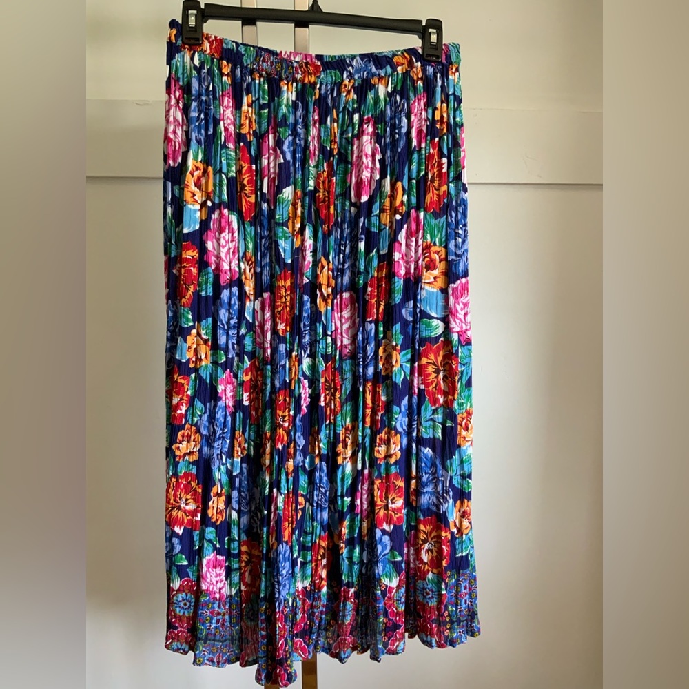 Life Style Skirt Size L Multi color Material 100%  viscose.